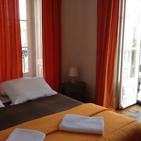 Riverview Hostel *